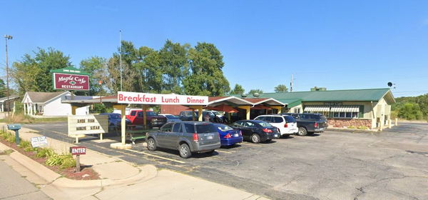 A&W Restaurant - Edwardsburg - 68867 M-62 1 (newer photo)